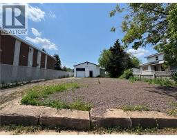 190 Spruce Street, photo 3