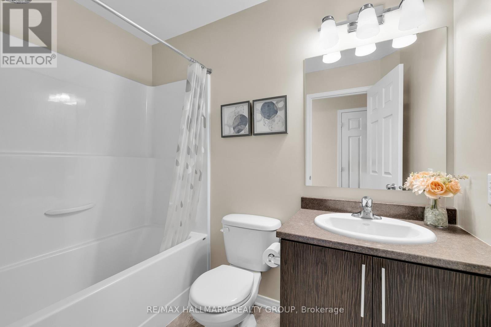 3 Bed, 3 Bath House for Sale in Ottawa – 132 LARAMIE CRESCENT, Ottawa – MLS# X13516494 - Image 24
