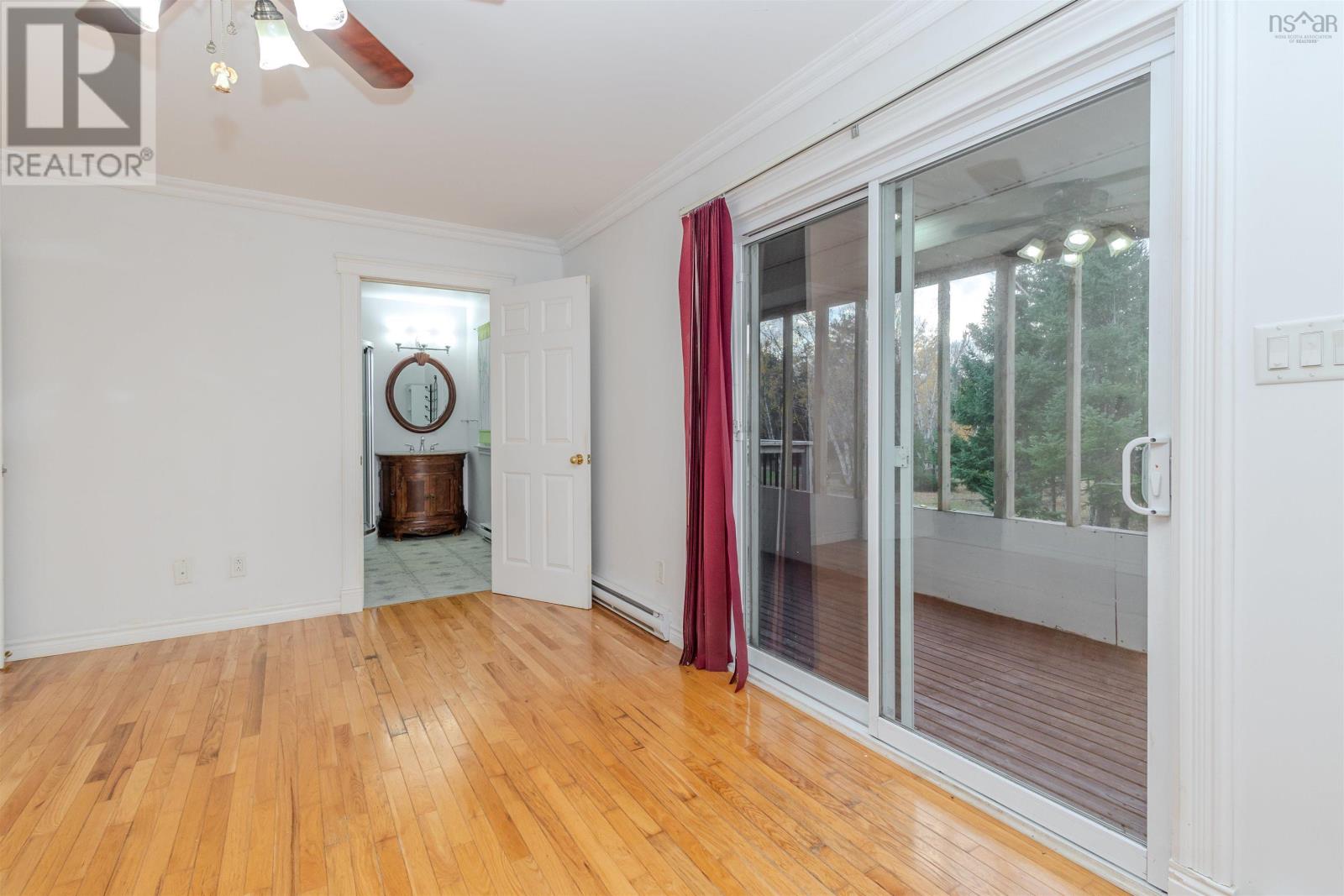 103 Paradise Road - 16