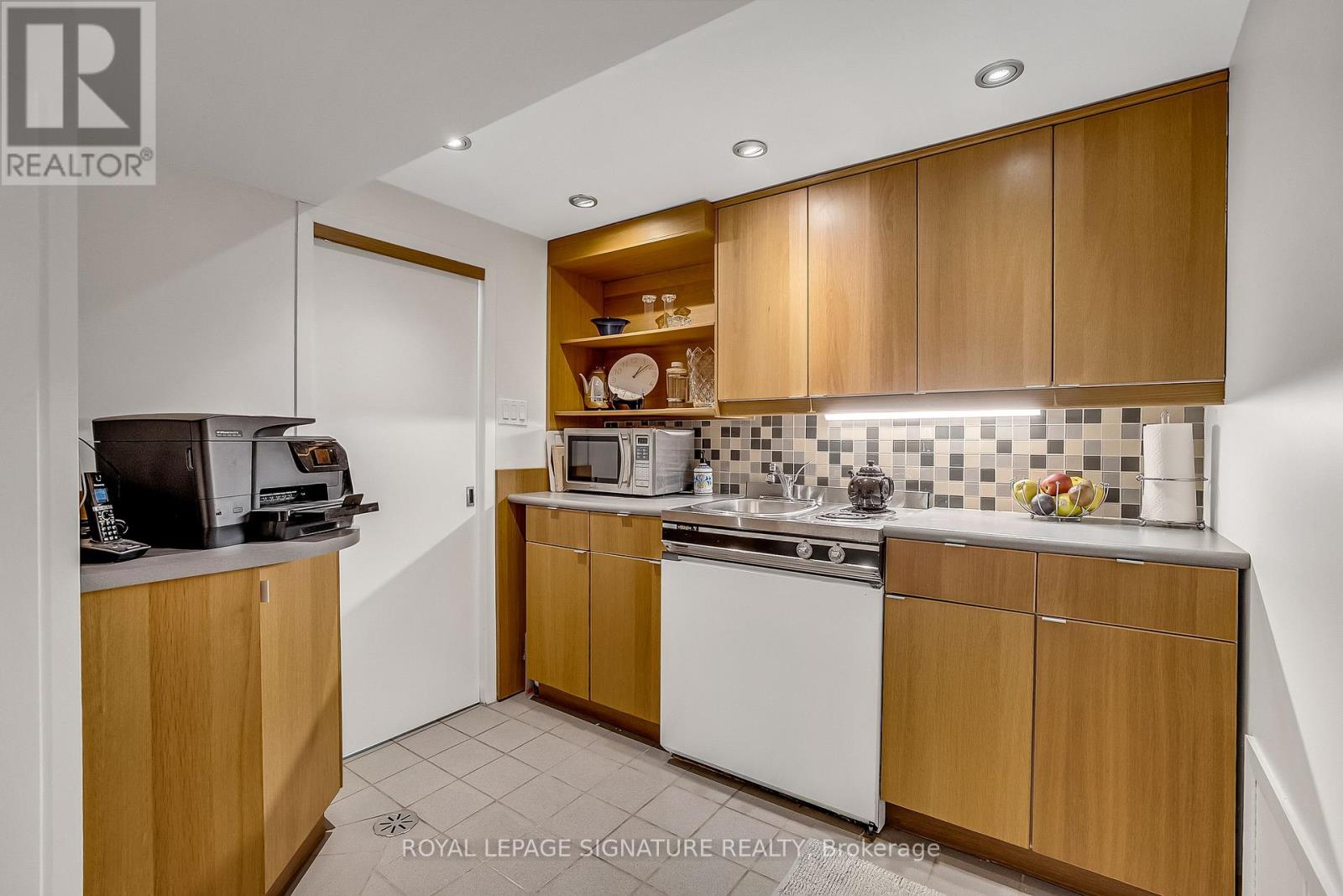55 HEMFORD CRESCENT - 26