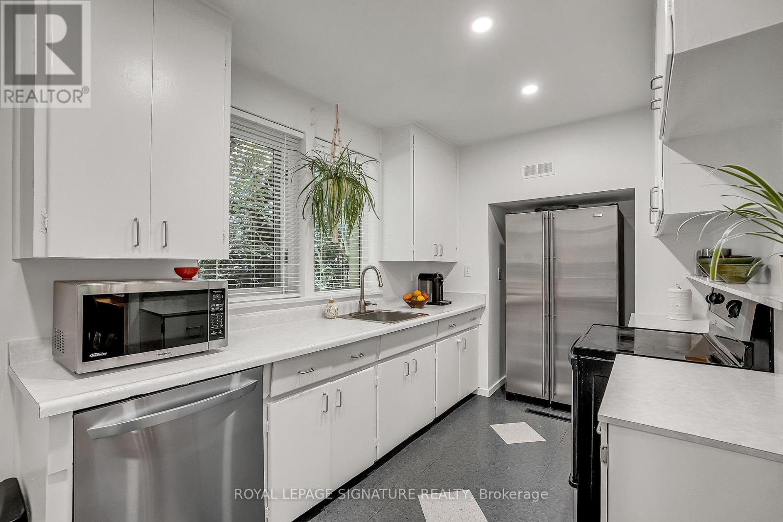 55 HEMFORD CRESCENT - 7