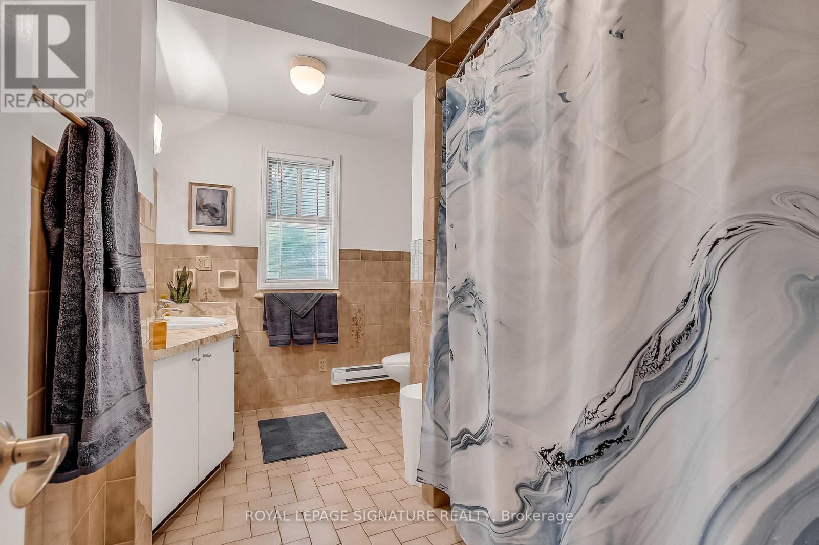 55 HEMFORD CRESCENT - 19
