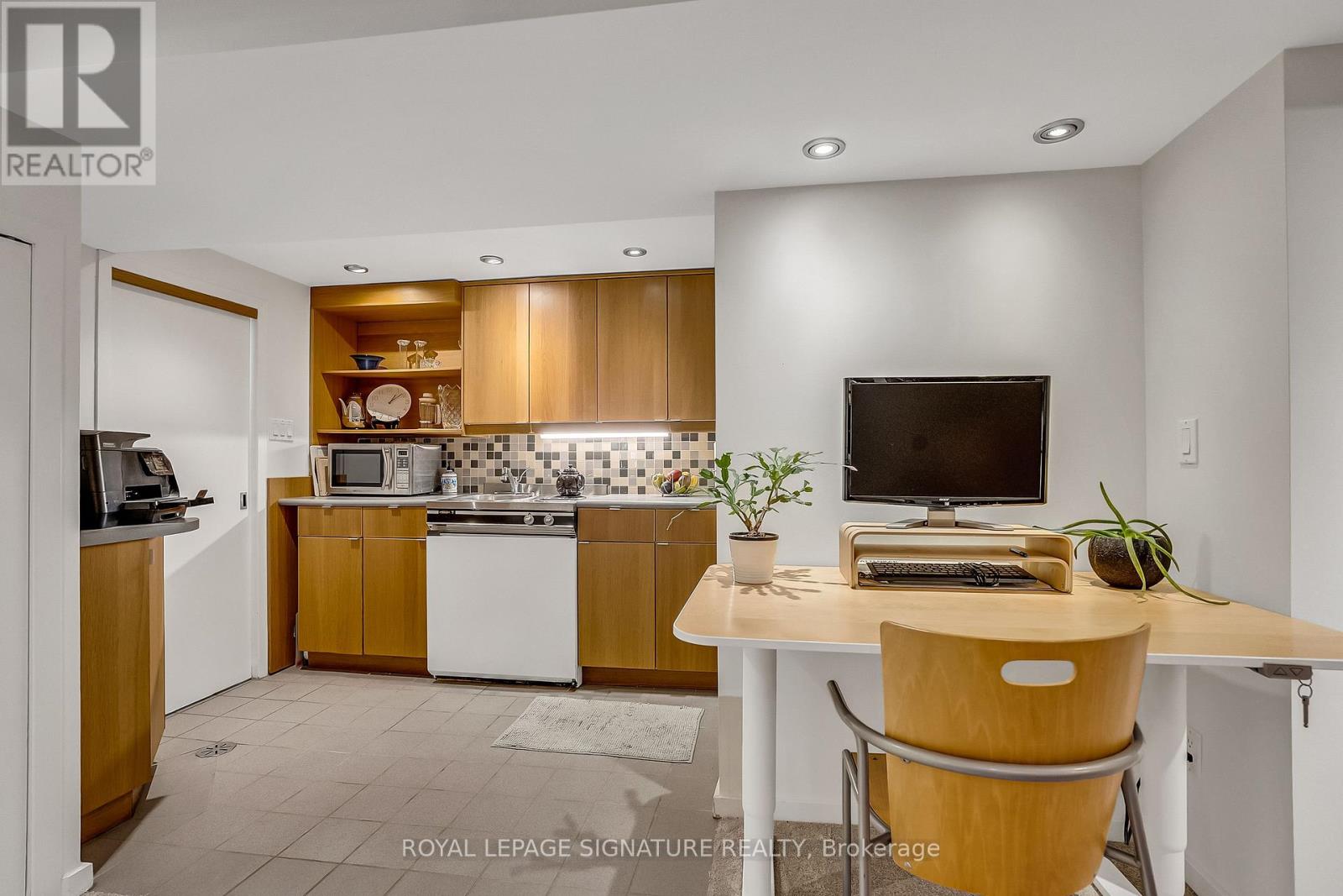 55 HEMFORD CRESCENT - 25