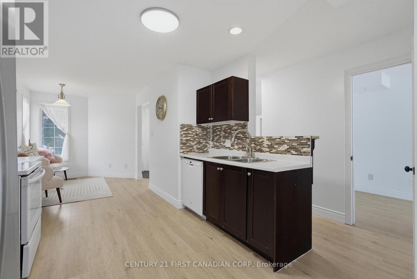 761 BLACKSMITH STREET - 11
