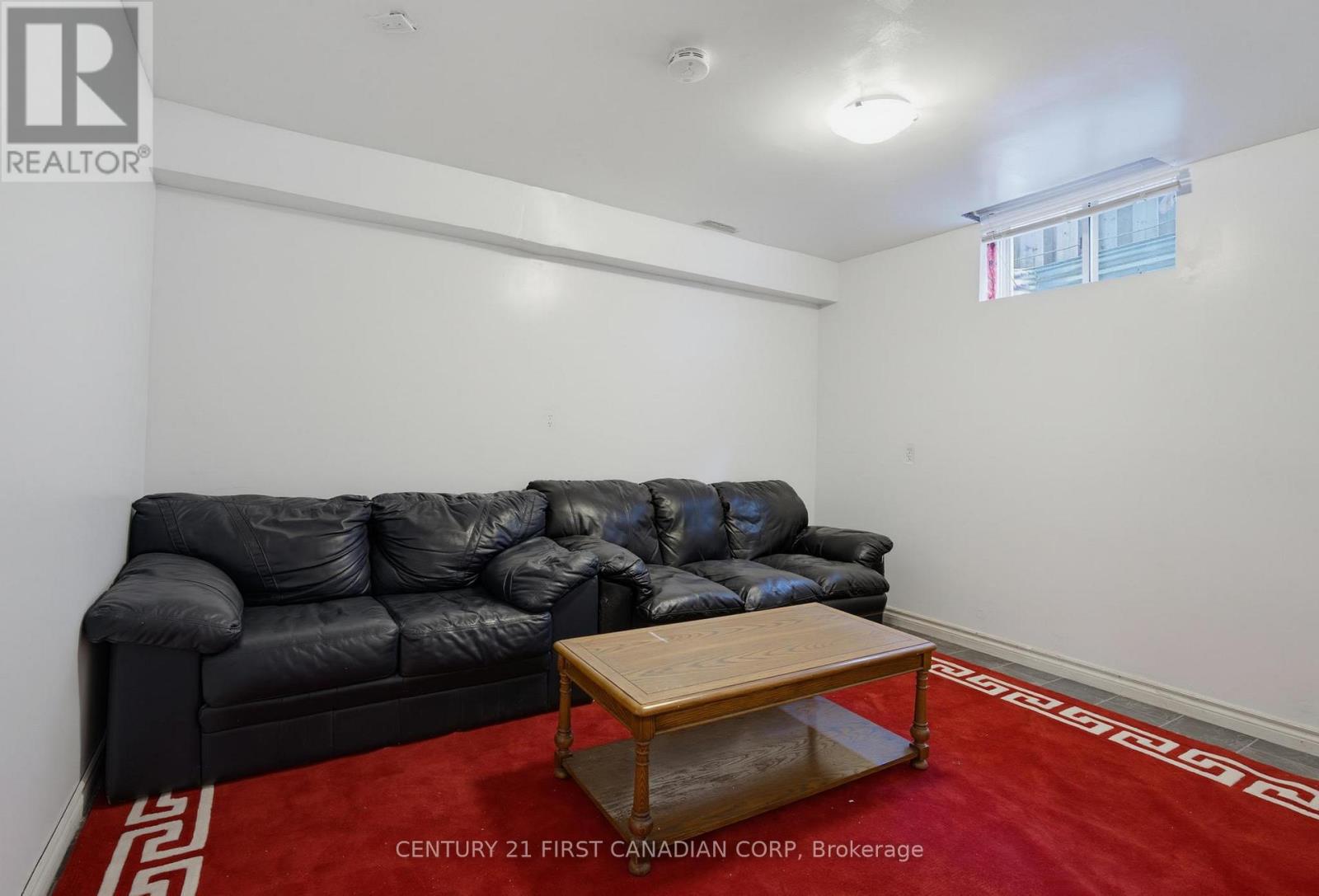 761 BLACKSMITH STREET - 32