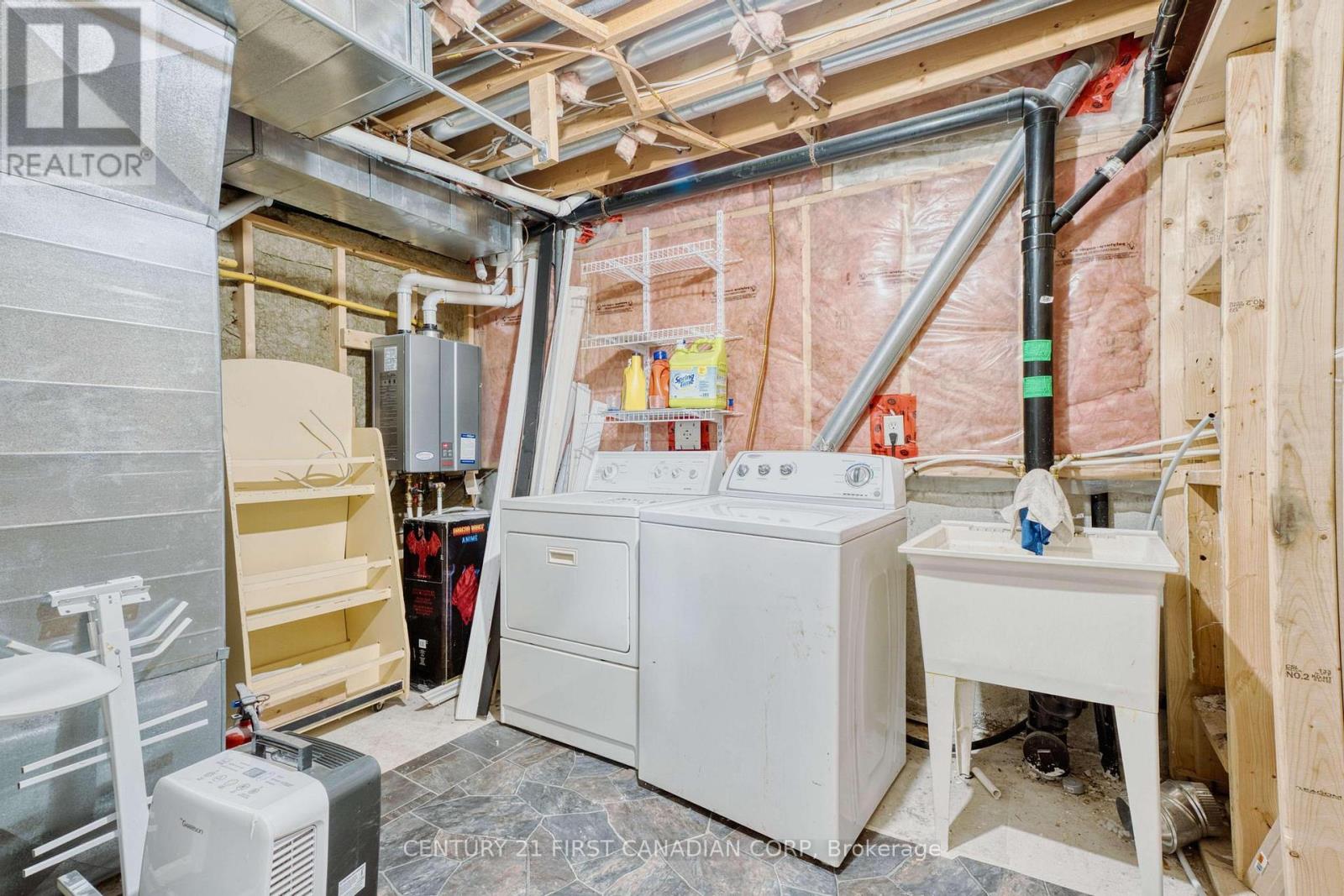 761 BLACKSMITH STREET - 35