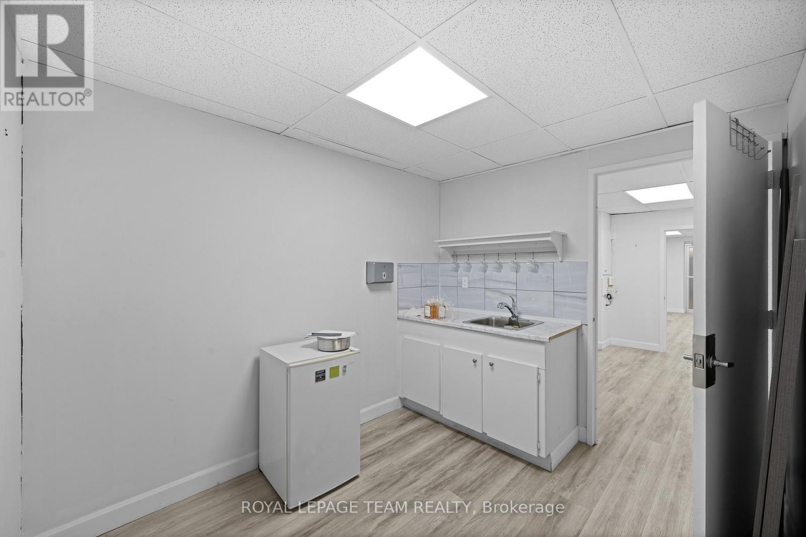 Retail for Rent in Ottawa – 201 MCLEOD STREET, Ottawa – MLS# X13517072 - Image 5