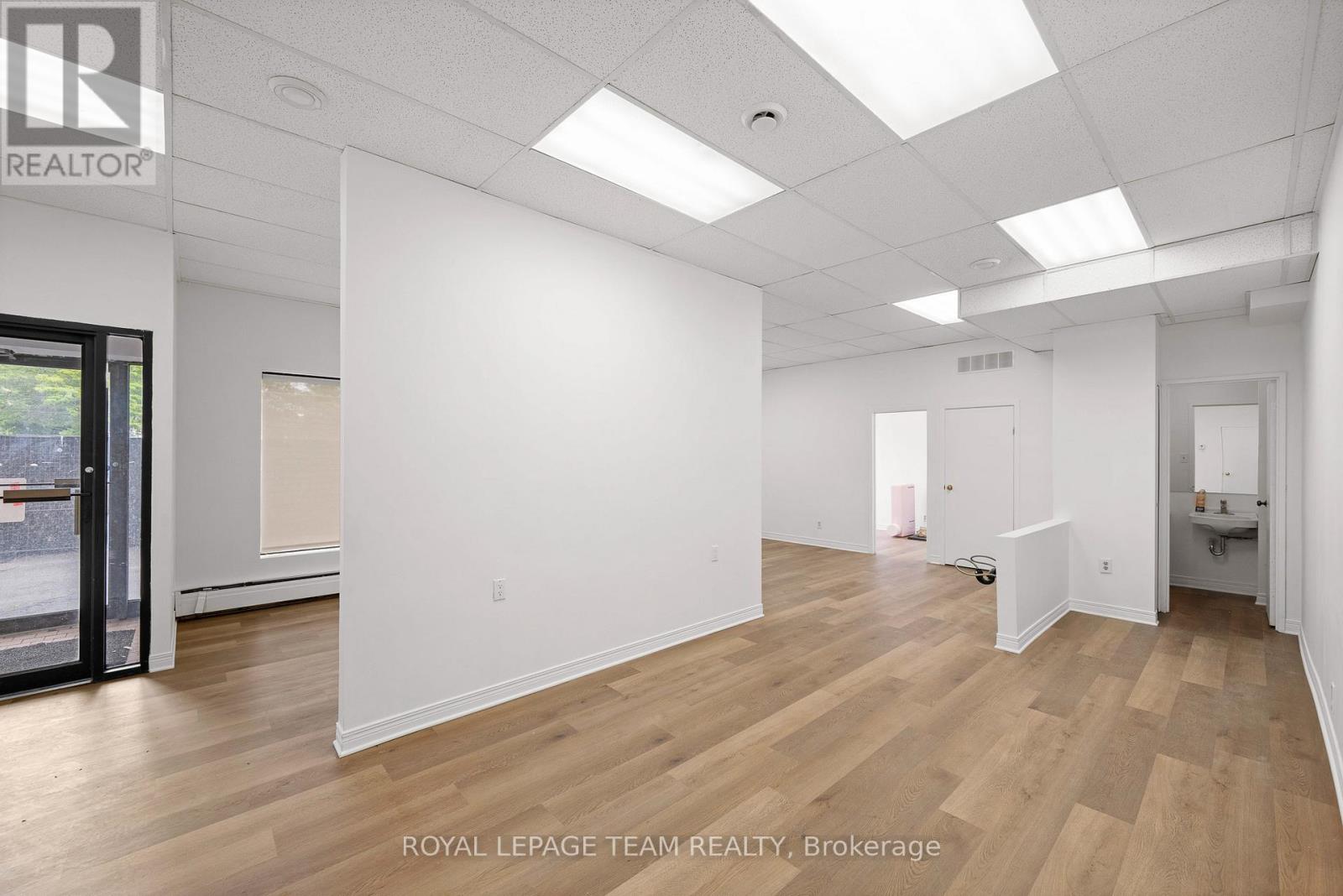 Retail for Rent in Ottawa – 945 RICHMOND ROAD, Ottawa – MLS# X13517074 - Image 3