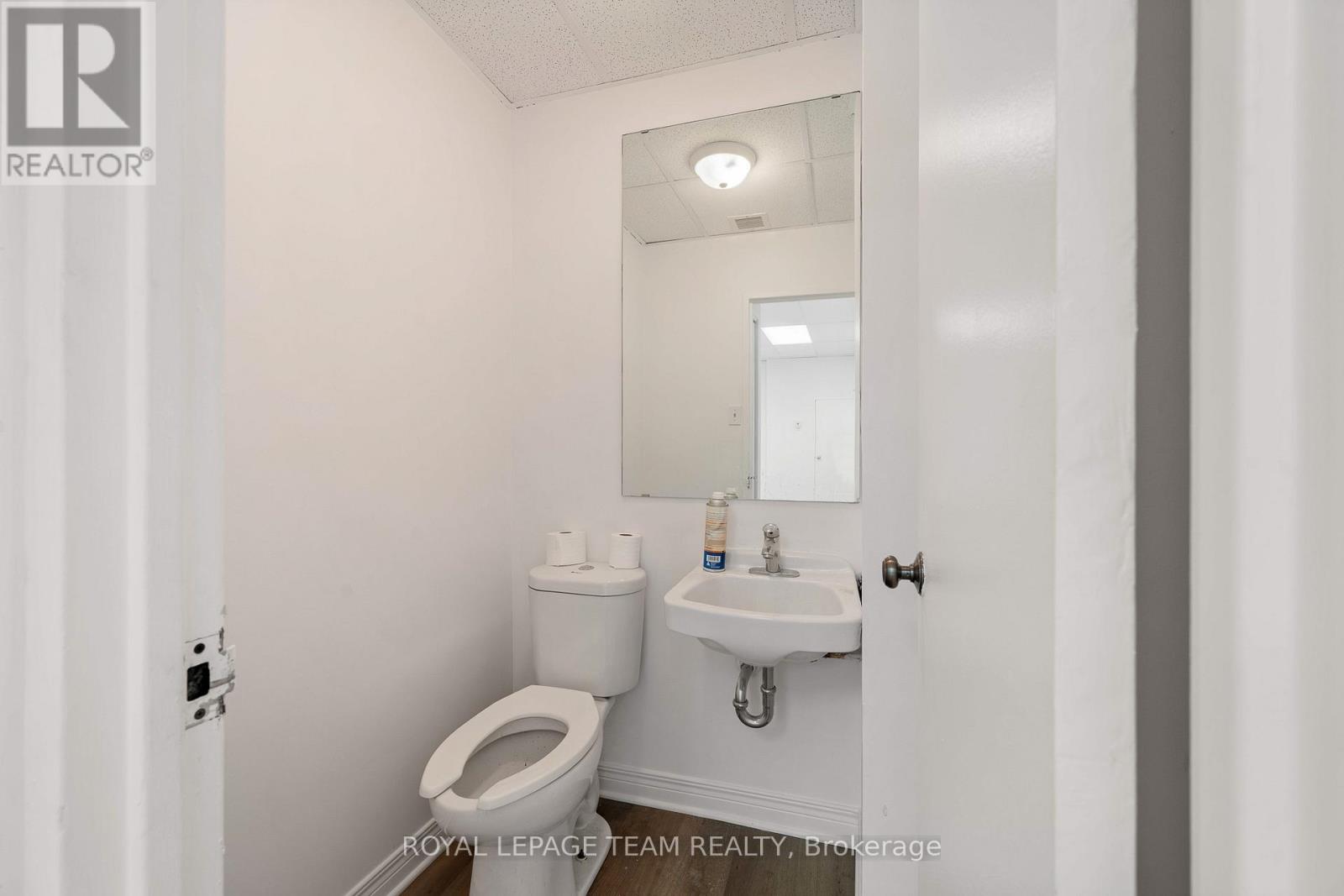 Retail for Rent in Ottawa – 945 RICHMOND ROAD, Ottawa – MLS# X13517074 - Image 5