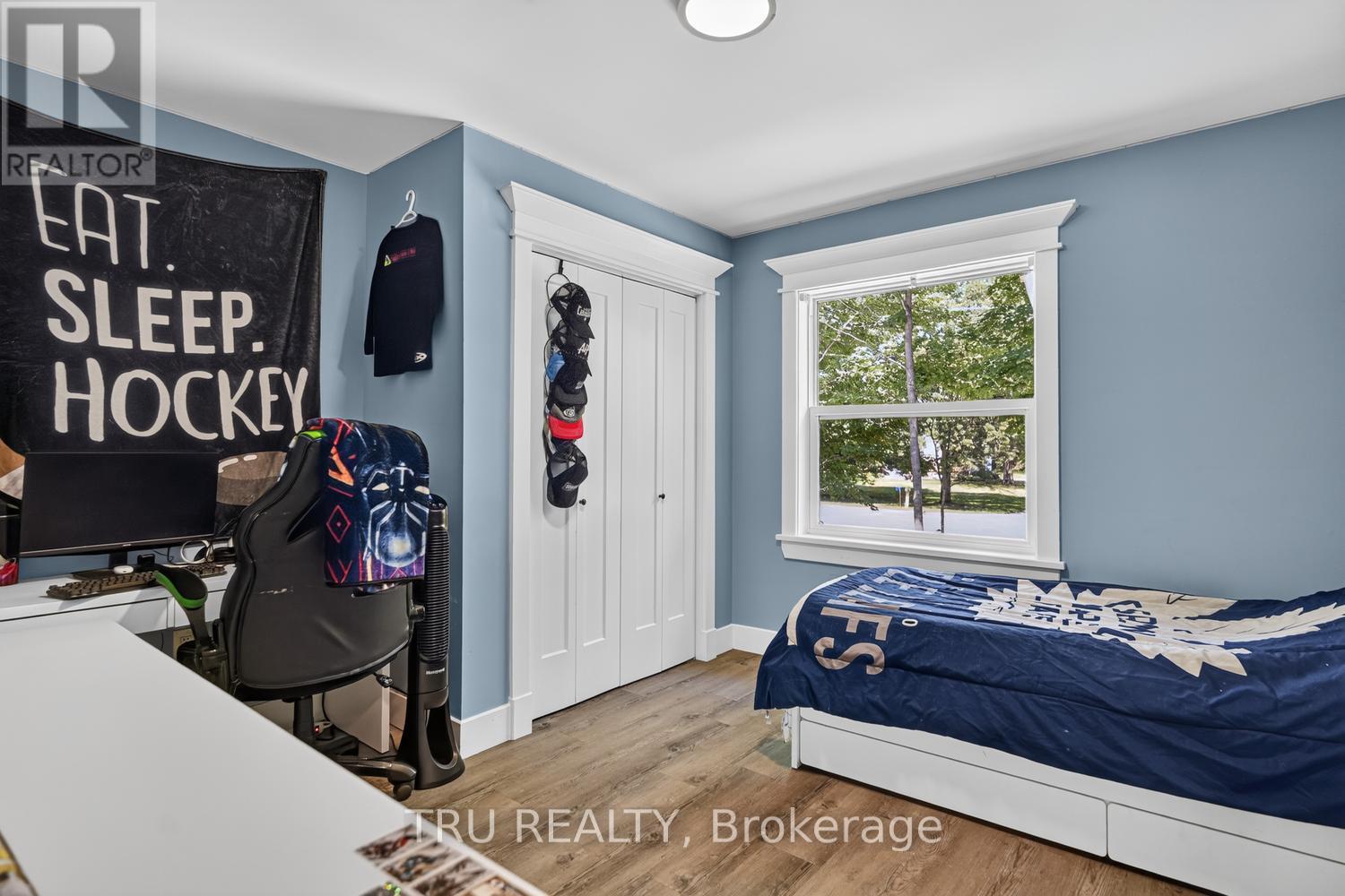 2 BAKER ROAD - 33