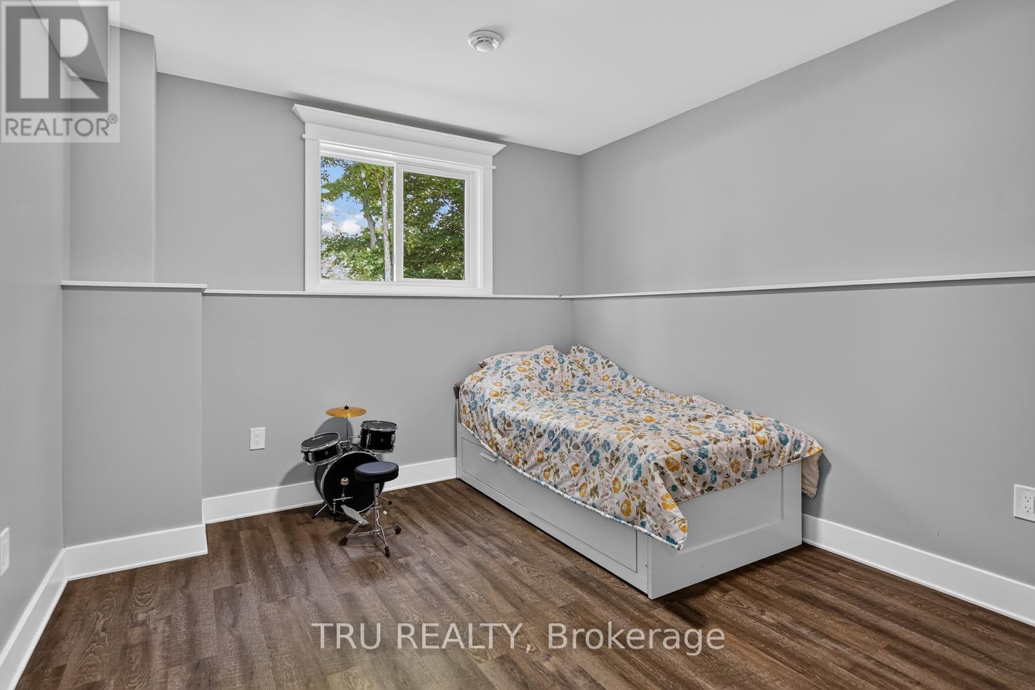2 BAKER ROAD - 44