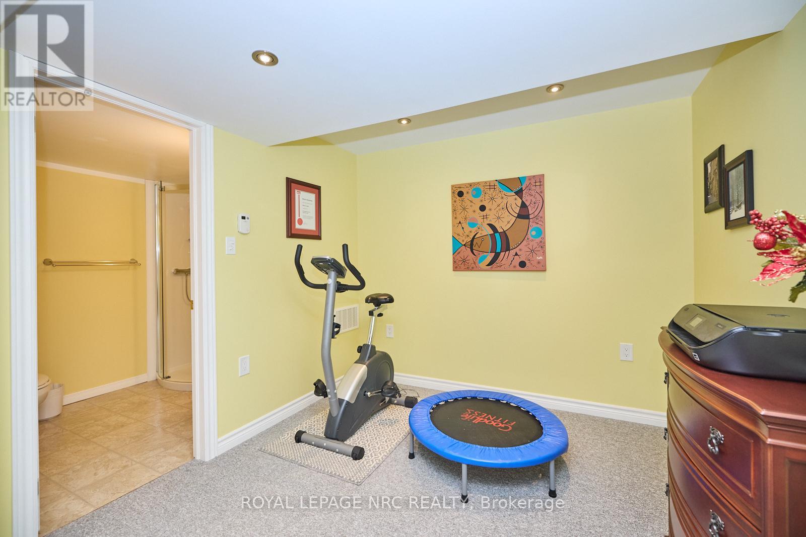 4 ALEX GRANT PLACE - 30