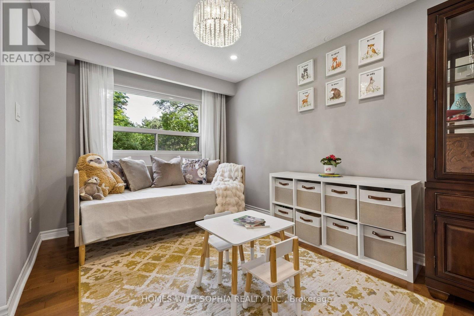 34 RUSTYWOOD DRIVE - 17