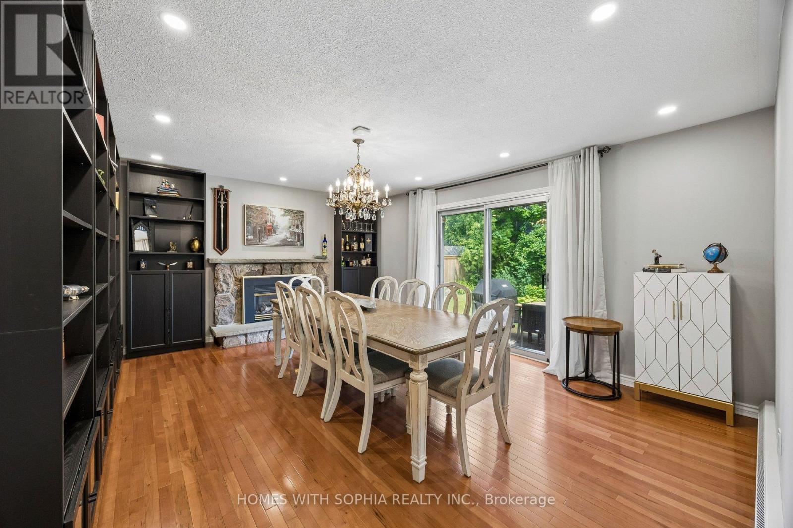 34 RUSTYWOOD DRIVE - 26