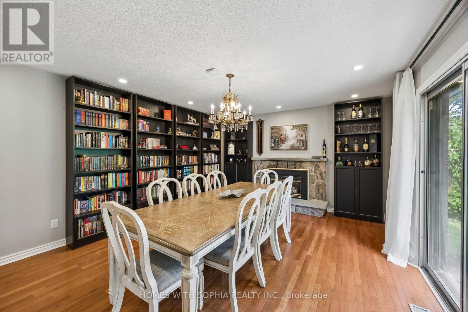 34 RUSTYWOOD DRIVE - 28