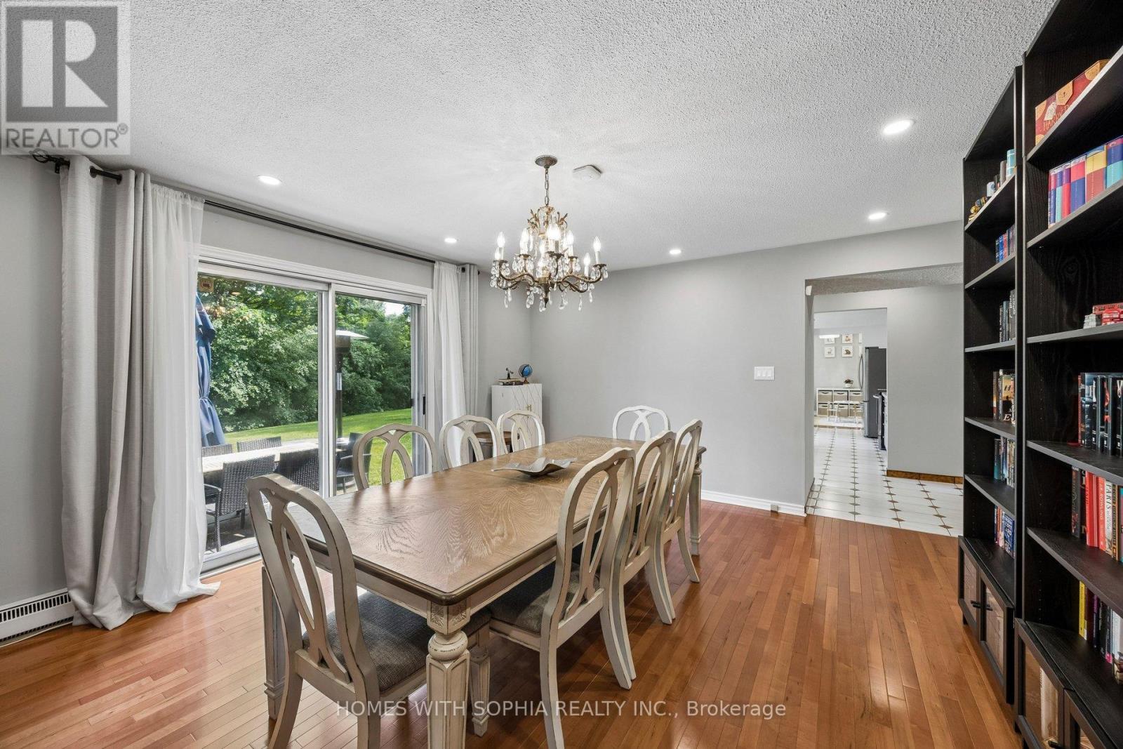 34 RUSTYWOOD DRIVE - 29