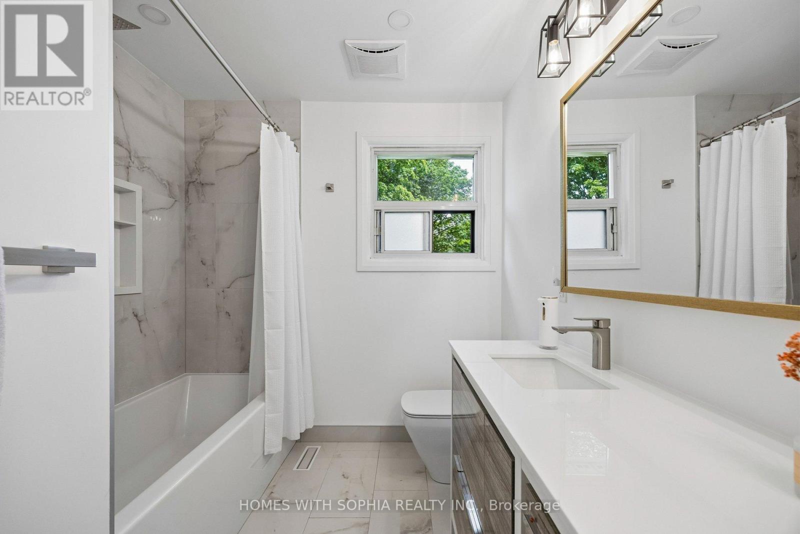 34 RUSTYWOOD DRIVE - 34