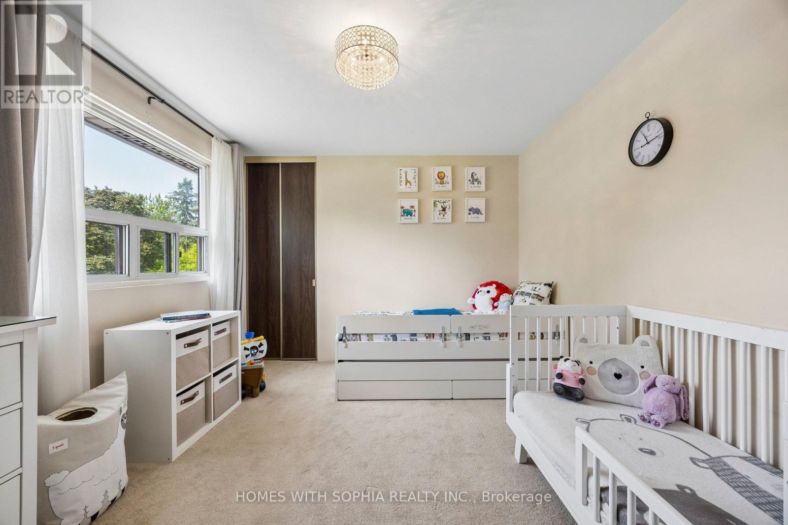 34 RUSTYWOOD DRIVE - 37