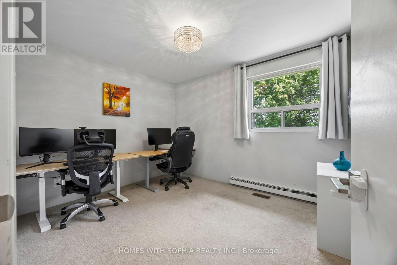 34 RUSTYWOOD DRIVE - 39