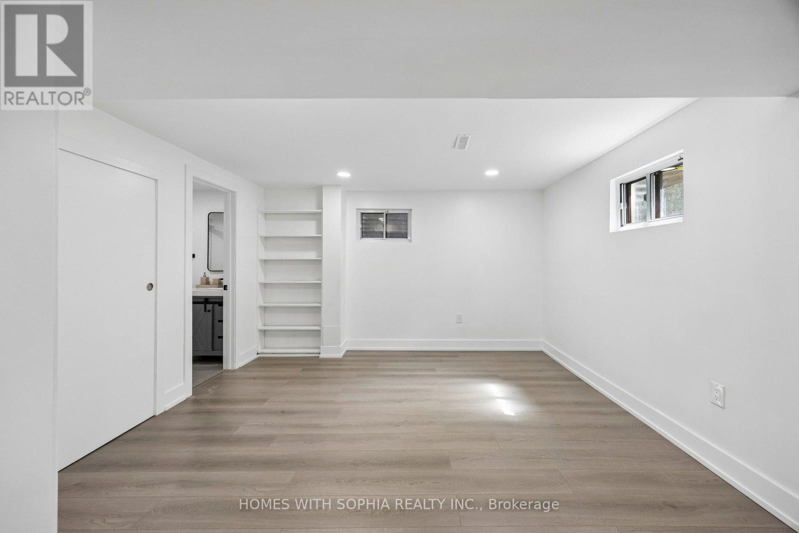 34 RUSTYWOOD DRIVE - 44