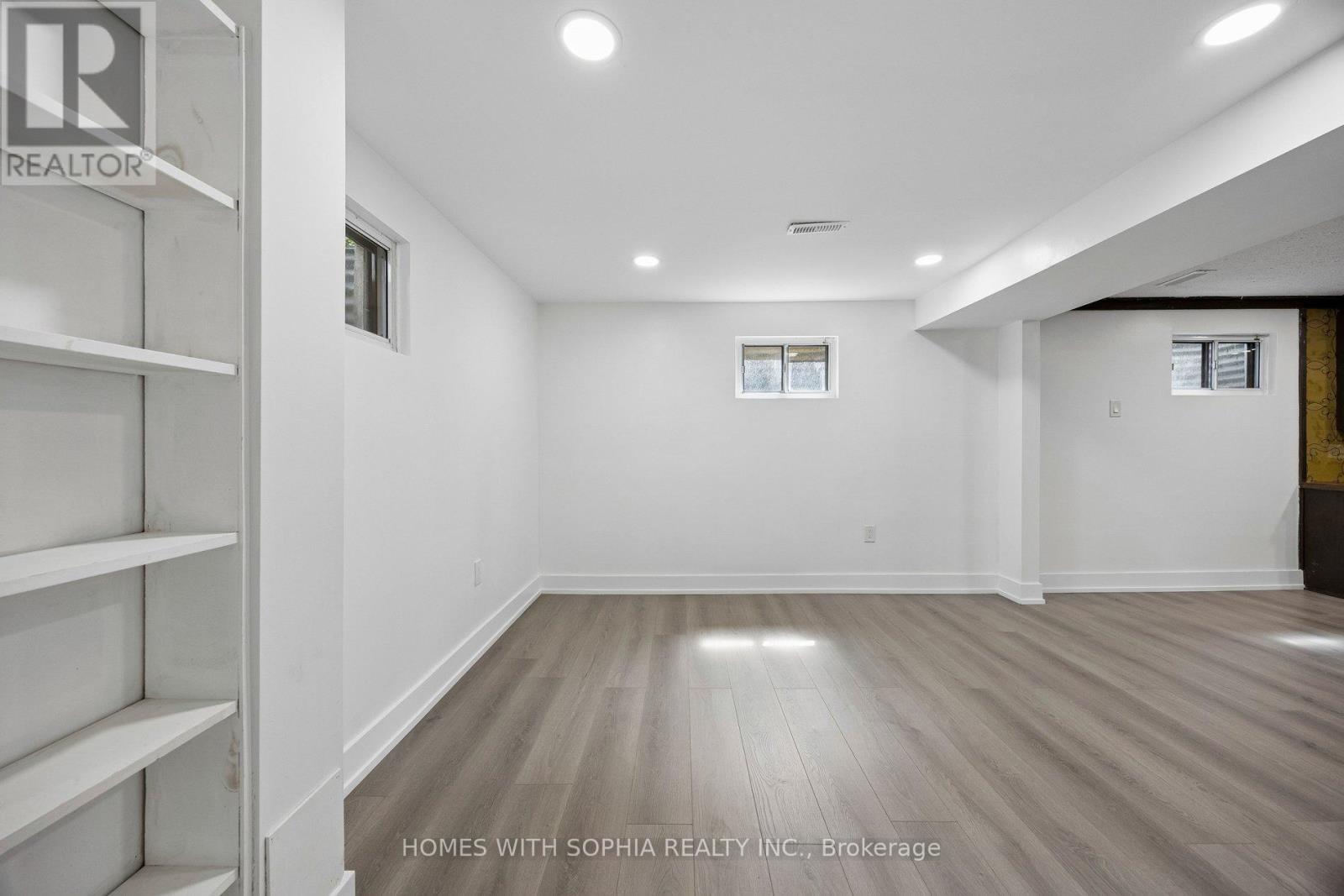 34 RUSTYWOOD DRIVE - 46