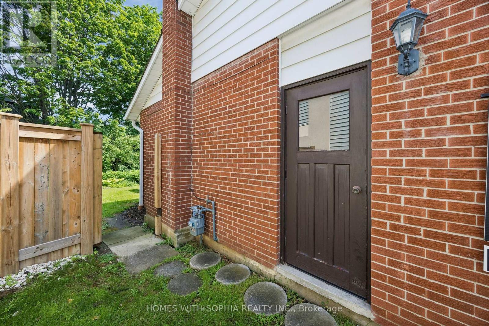 34 RUSTYWOOD DRIVE - 50