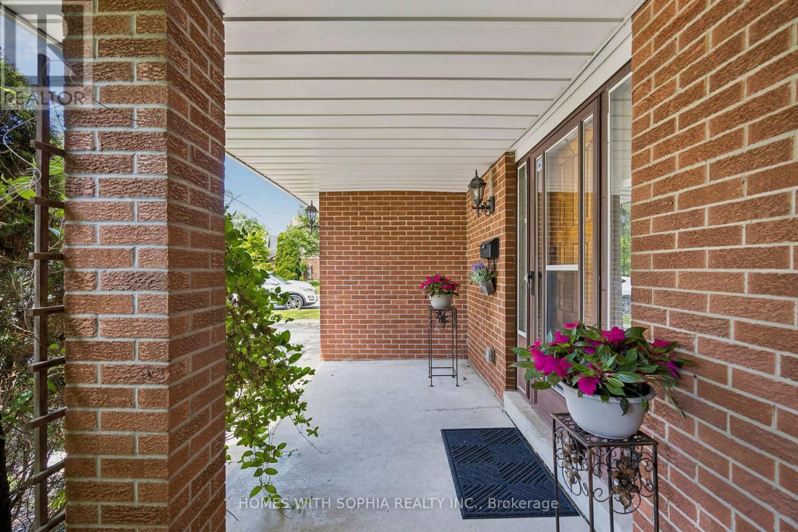 34 RUSTYWOOD DRIVE - 6