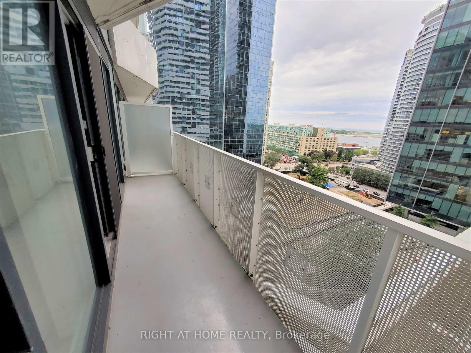 #1401 88 HARBOUR STREET - 6