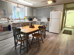 311 Elm Drive, Oak Lake Beach, MB R0M1P0 Photo 8