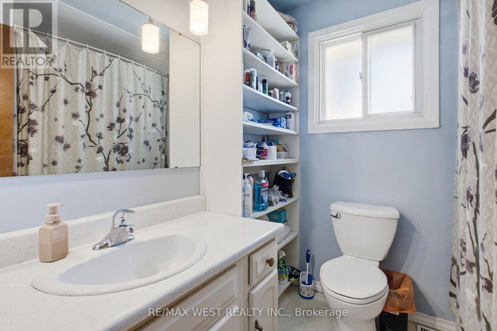 453 LEONARD AVENUE - 13