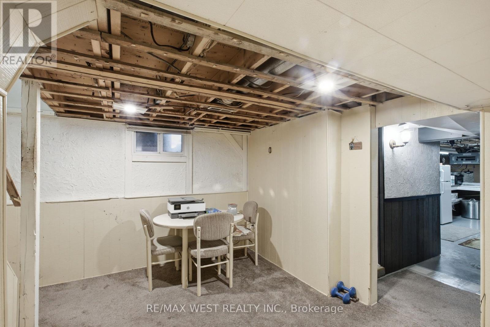453 LEONARD AVENUE - 22