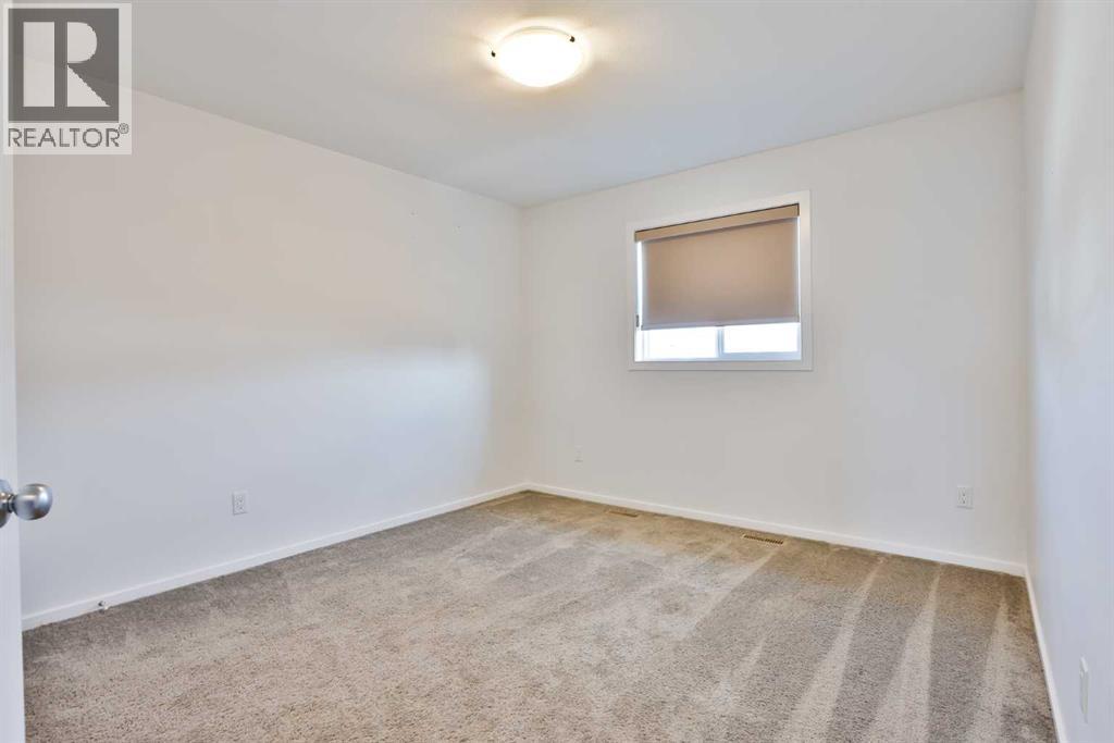 1374 Pacific Circle W — photo 20