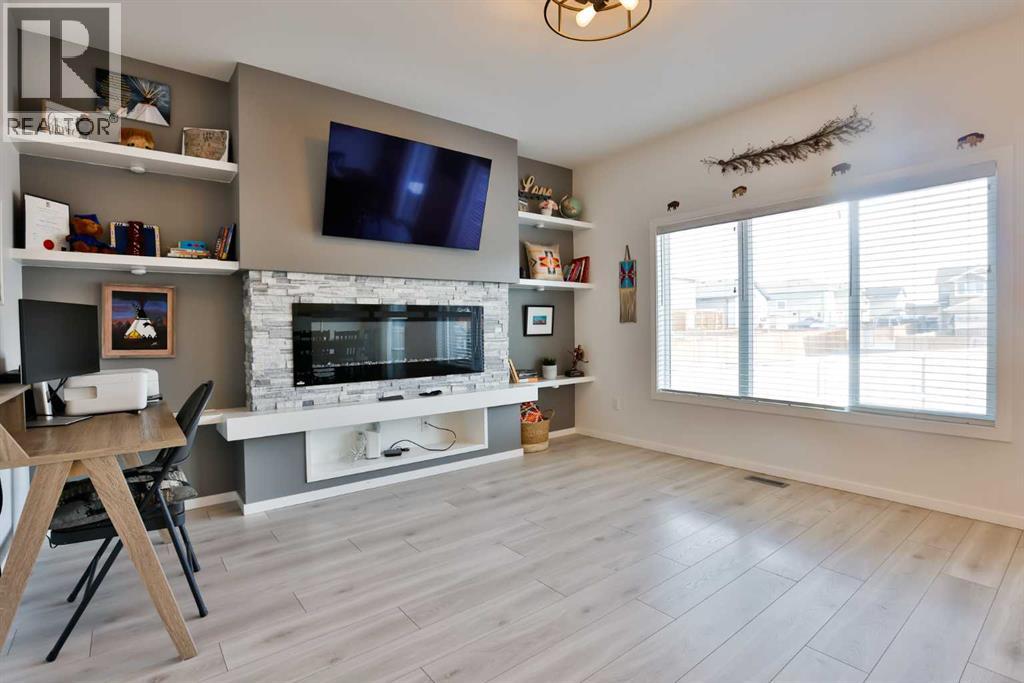 1374 Pacific Circle W — photo 10