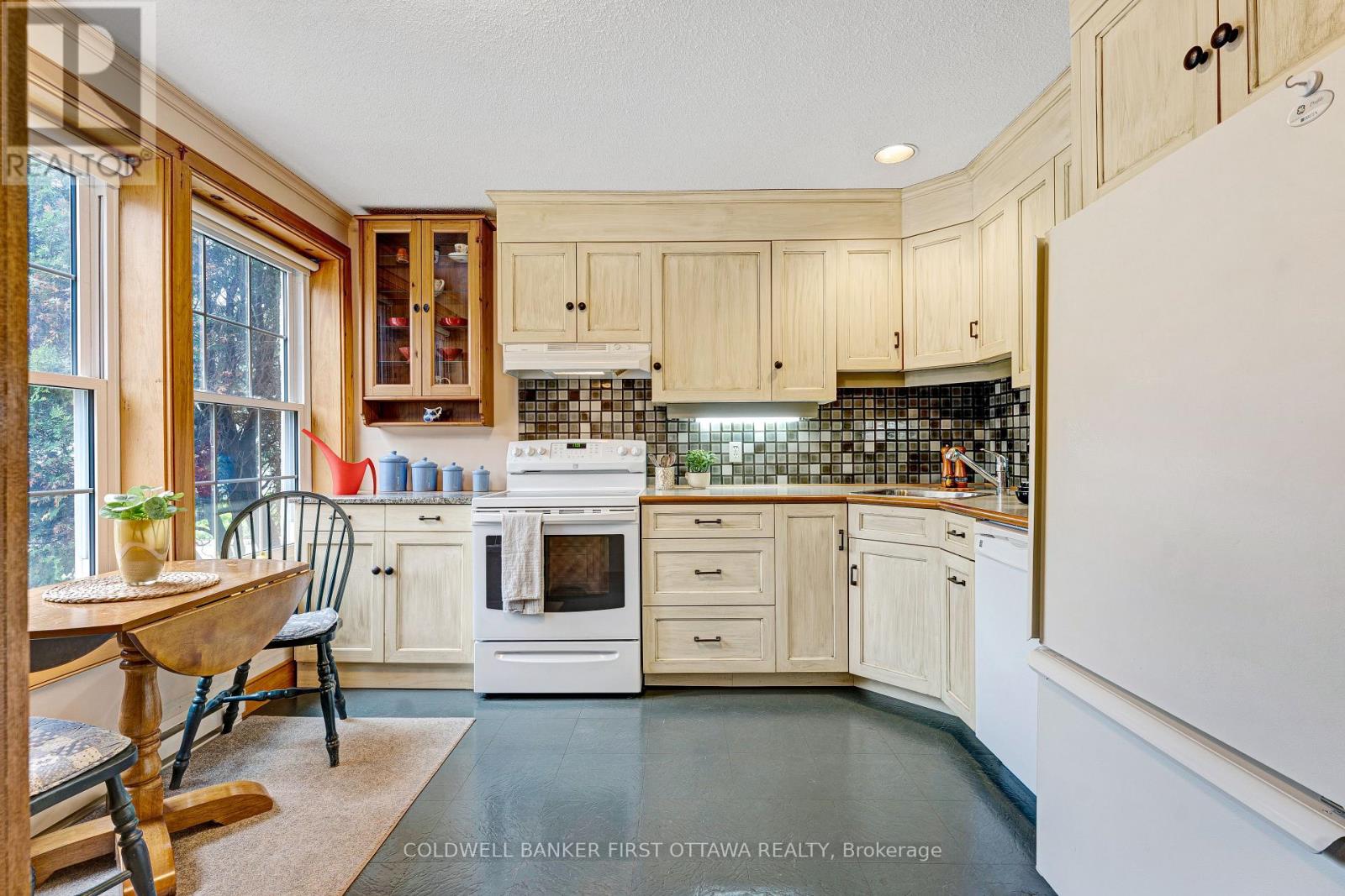 7A LEWIS STREET - 13