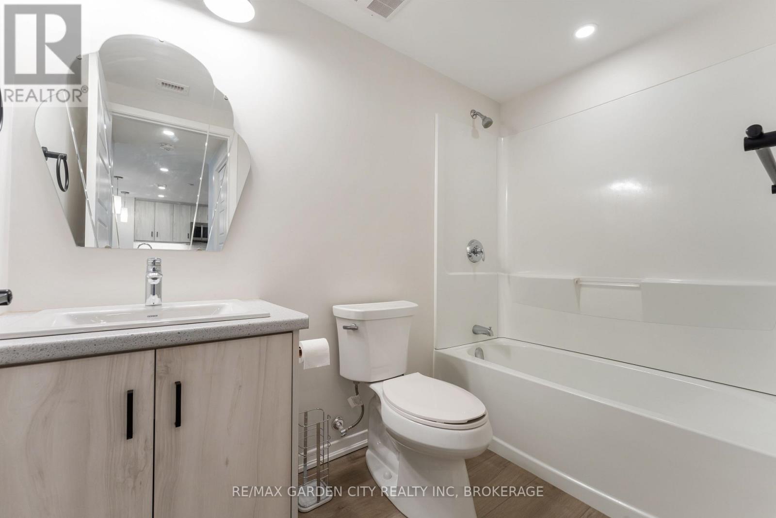 #110 3998 VICTORIA AVENUE - 15