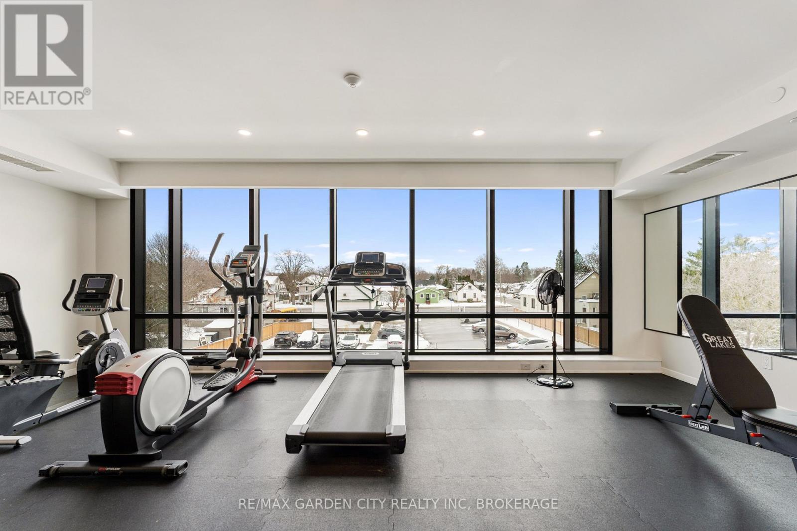 #110 3998 VICTORIA AVENUE - 18