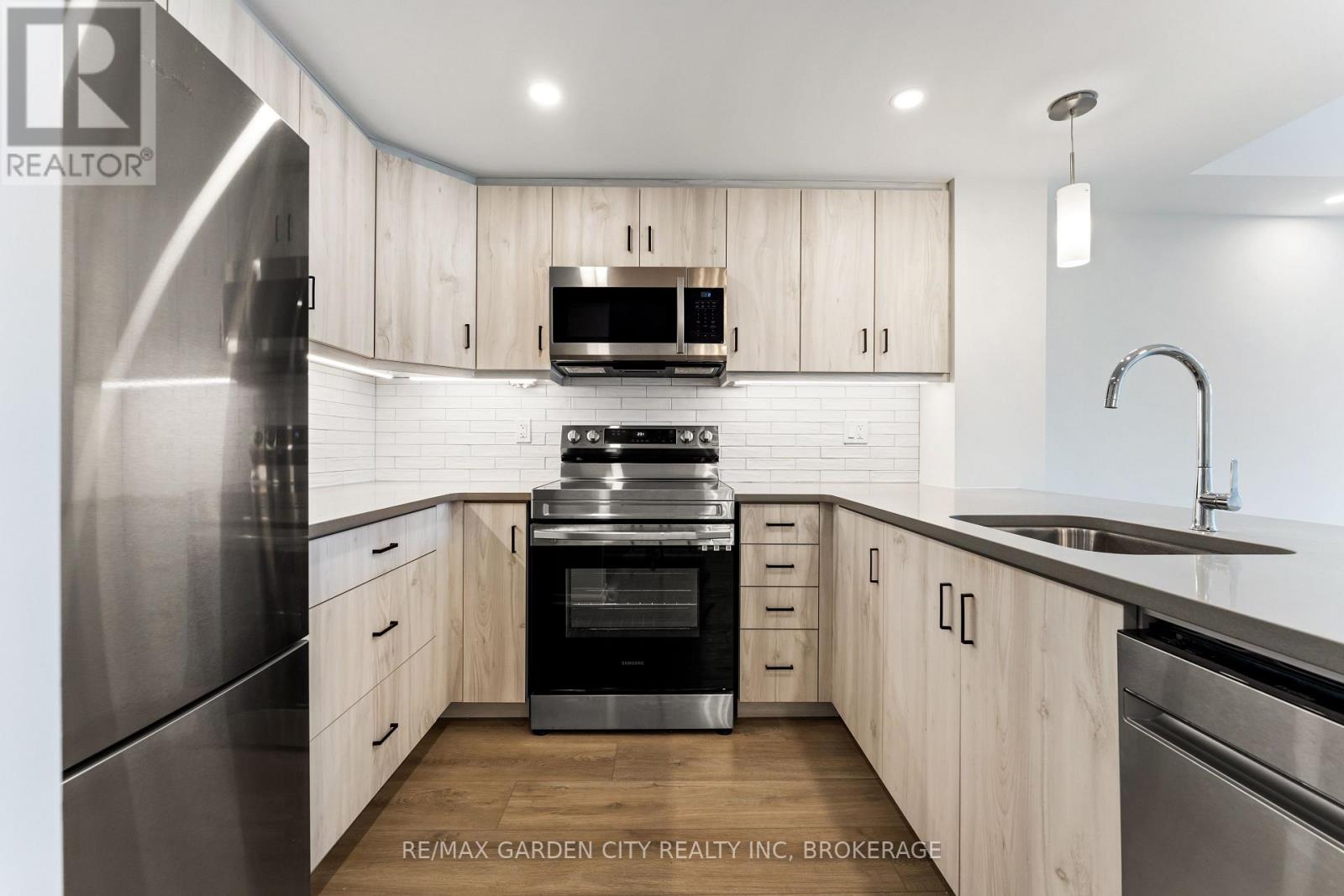 #110 3998 VICTORIA AVENUE - 7