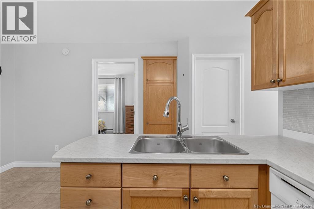 #6 50 Damien Street - 14