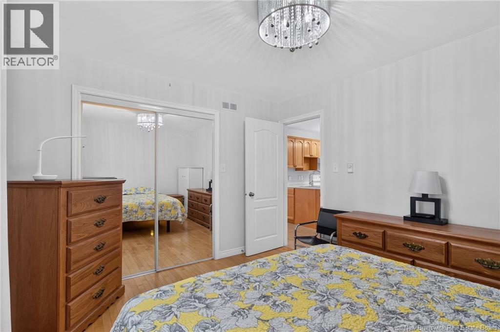 #6 50 Damien Street - 18