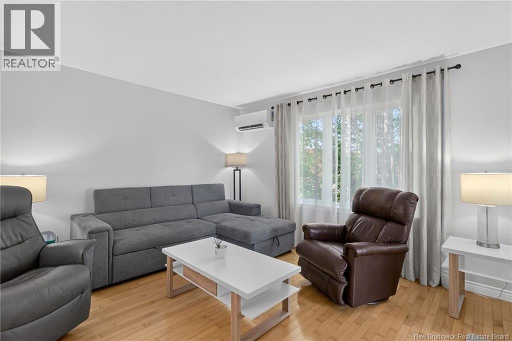 #6 50 Damien Street - 21