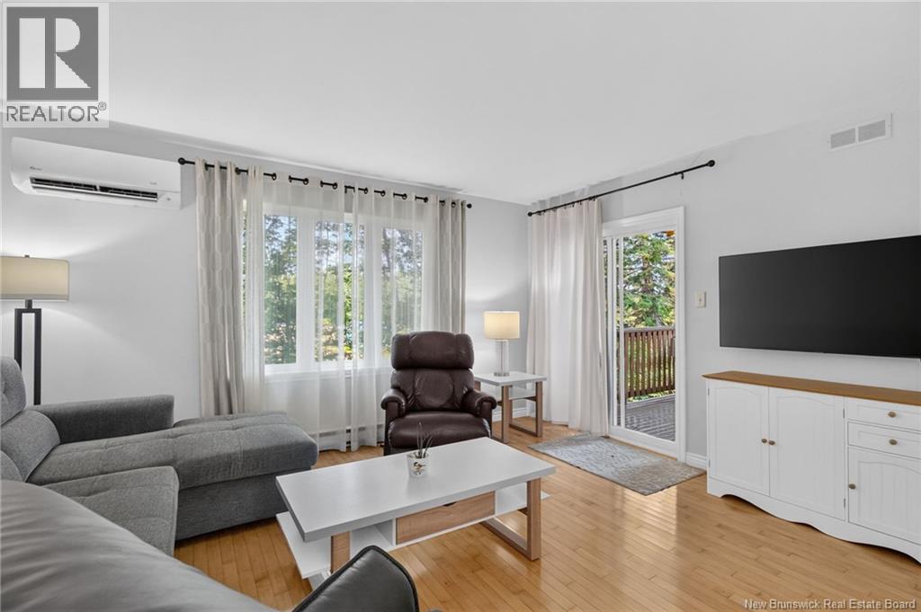 #6 50 Damien Street - 22