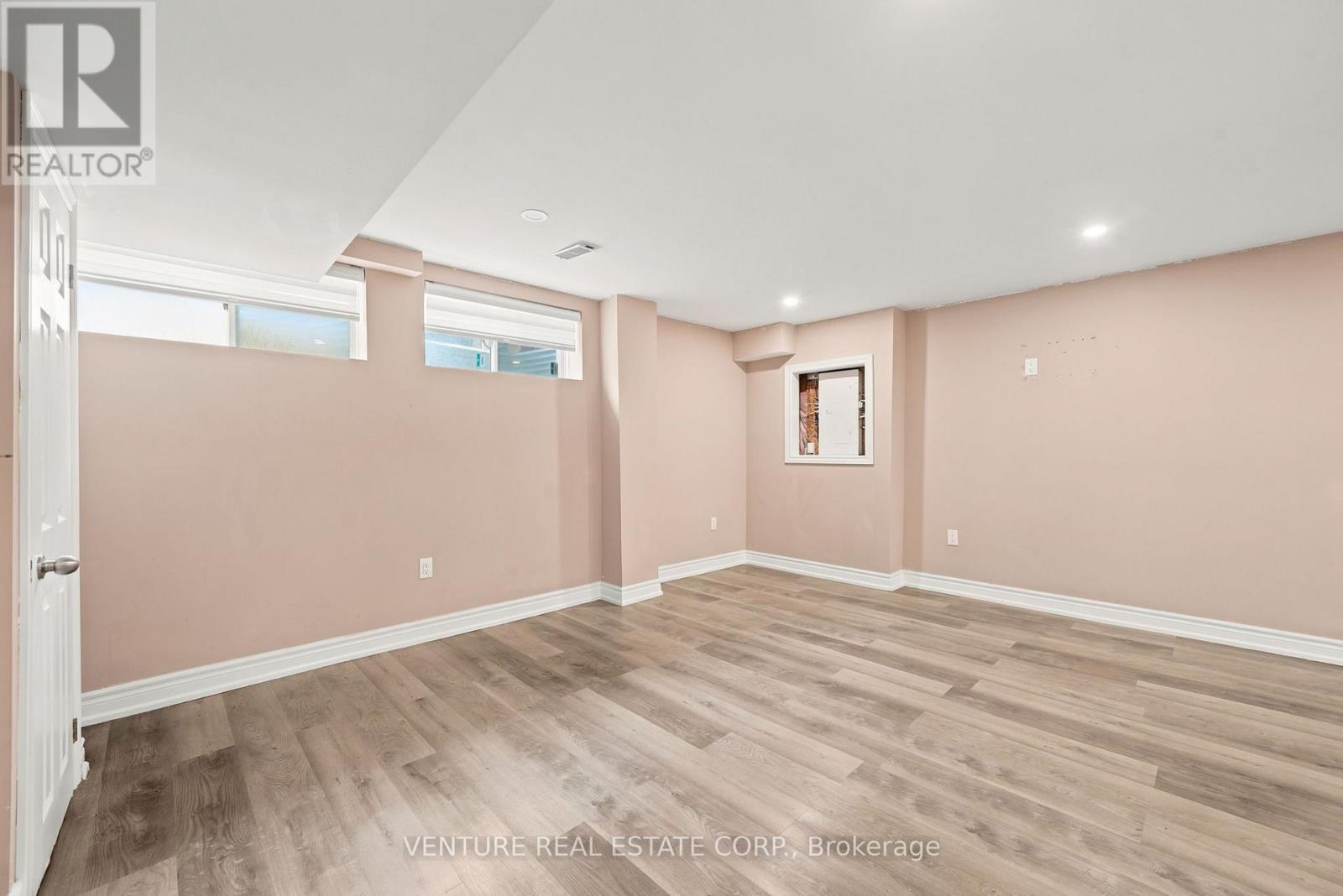 20 PROSPECT WAY - 32
