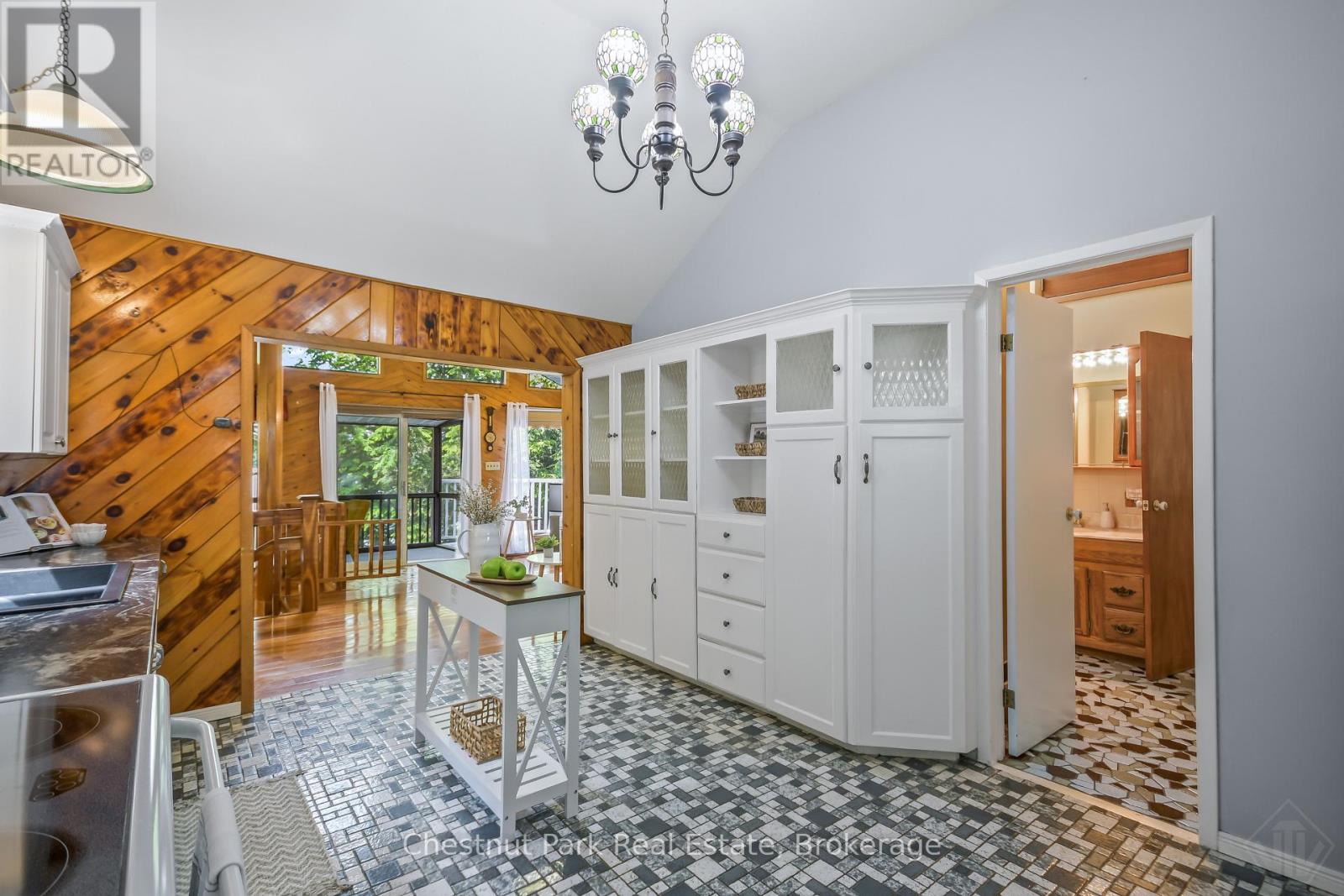 58 SKYLINE DRIVE - 21