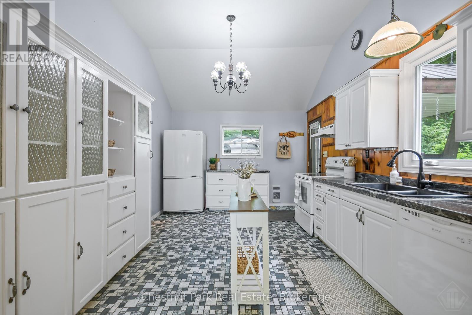 58 SKYLINE DRIVE - 22