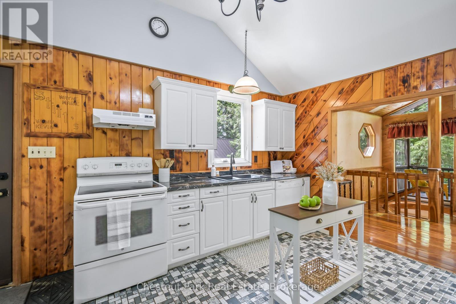 58 SKYLINE DRIVE - 23