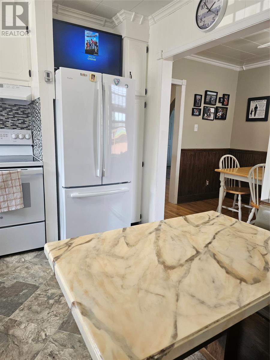 34 Grandview Crescent - 33