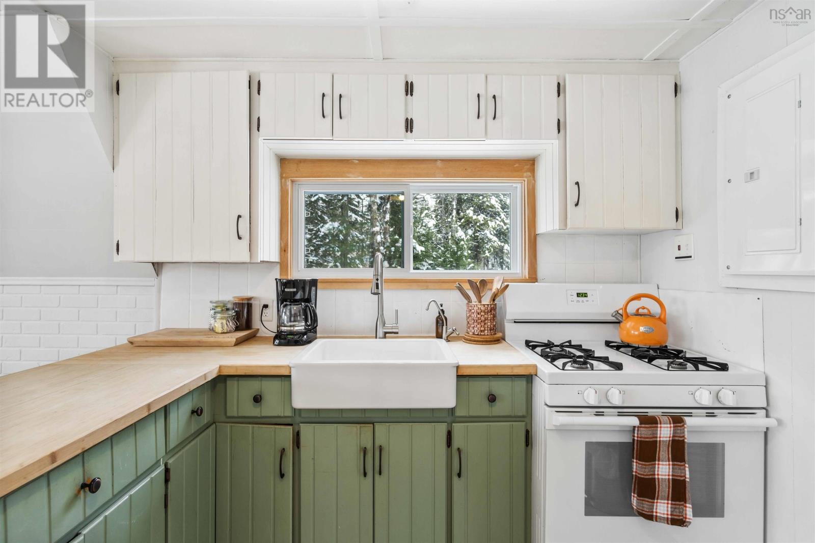 110 East Lake Road - 1