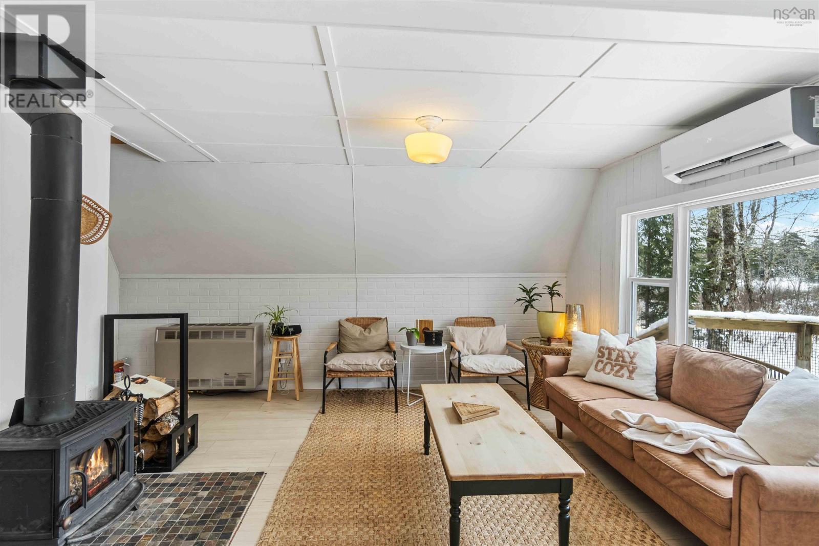 110 East Lake Road - 11