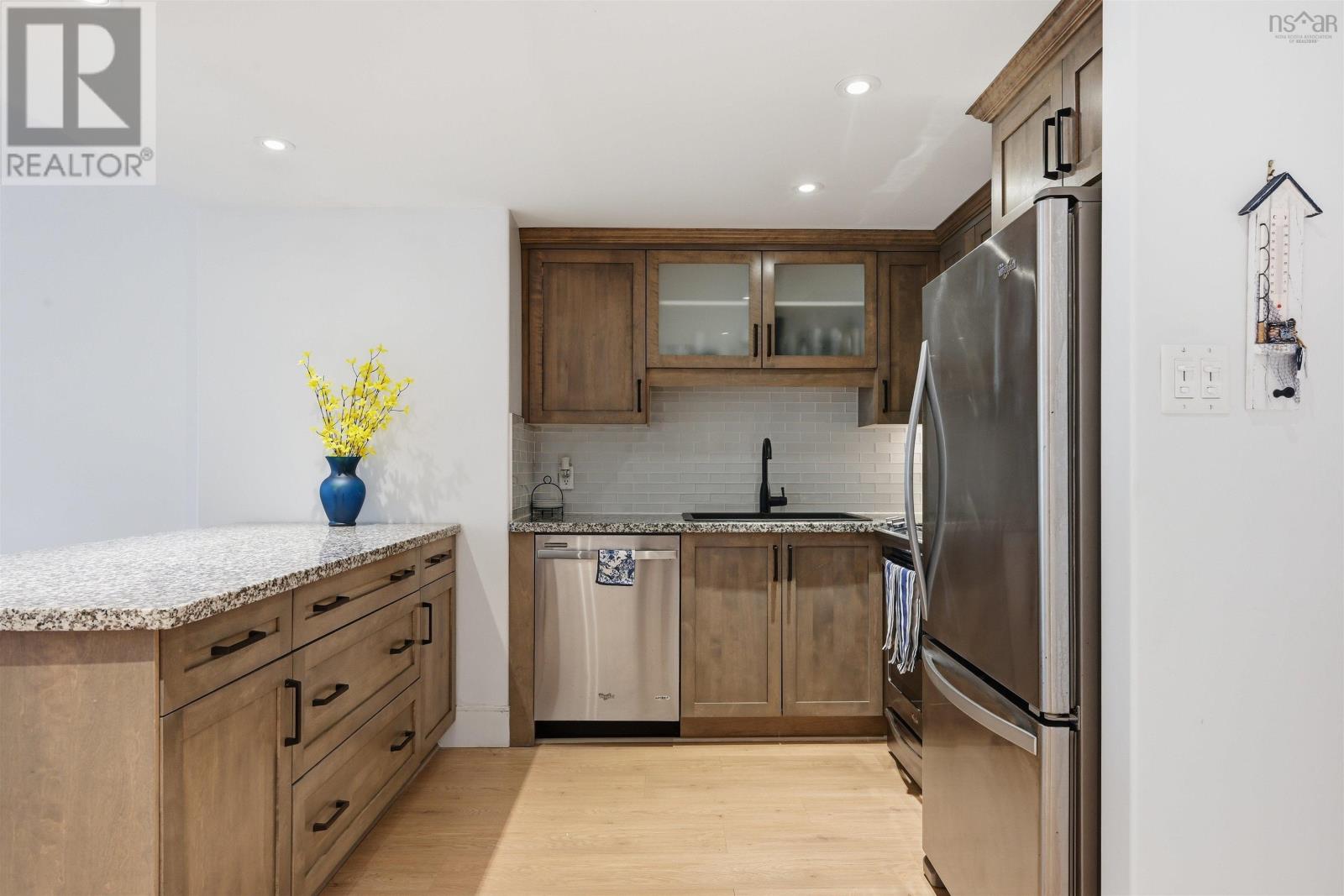 #402 6369 Coburg Road - 9