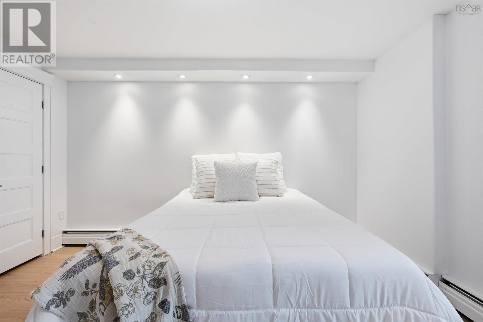 #402 6369 Coburg Road - 21